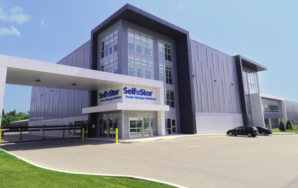 Self Stor storage facility in Richmond Hill